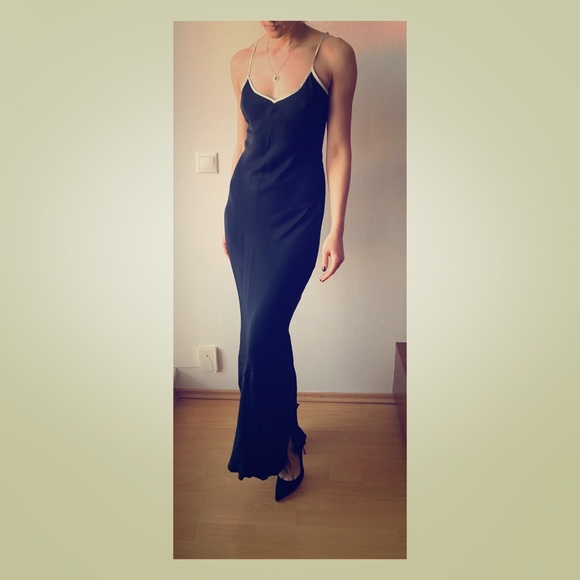 Nili Lotan Dresses & Skirts - Nili Lotan silk slip dress